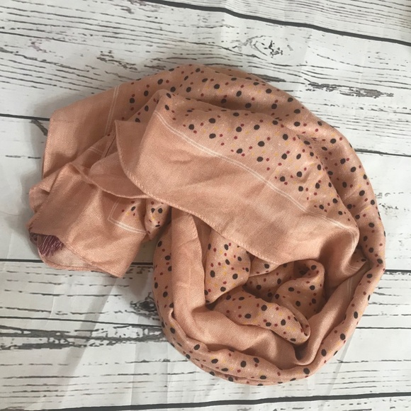 Zara Accessories - ZARA NWT Beautiful Square Scarf